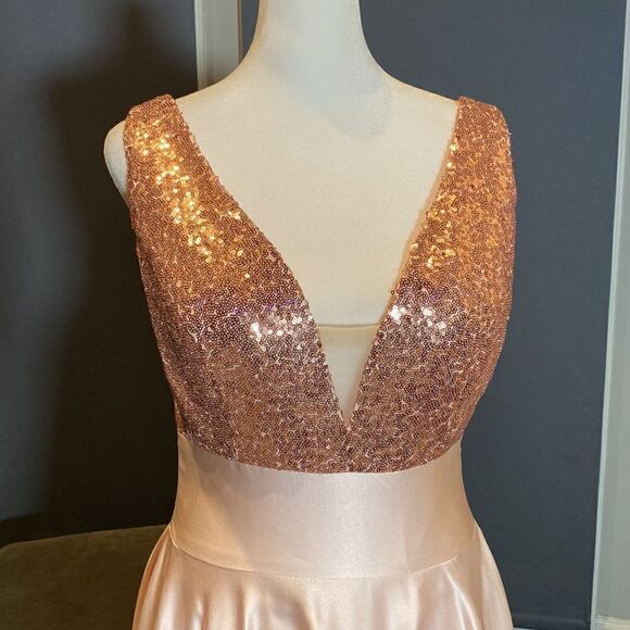 Women’s Full Length Sequined Bodice V-Neck Party Prom Dress Size 8 NWOT - Picture 2 of 11